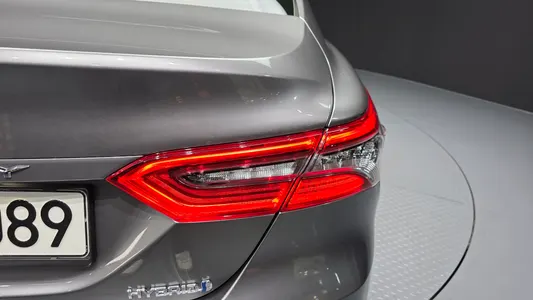 Toyota (XV70) 2.5 XLE 2022 23