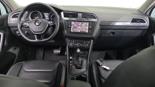 Volkswagen 2 2.0 TDI 2020 7