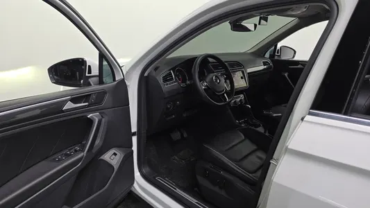 Volkswagen 2 2.0 TDI 2020 10