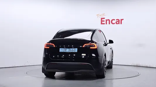 Tesla Y RWD 2023 4