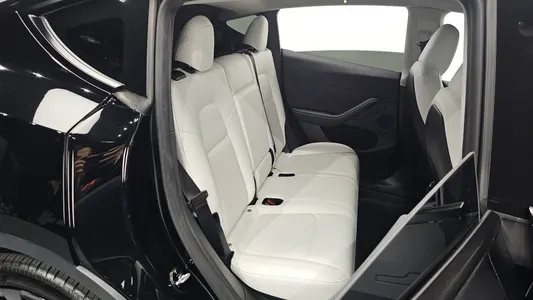 Tesla Y RWD 2023 11