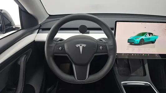 Tesla Y RWD 2023 13