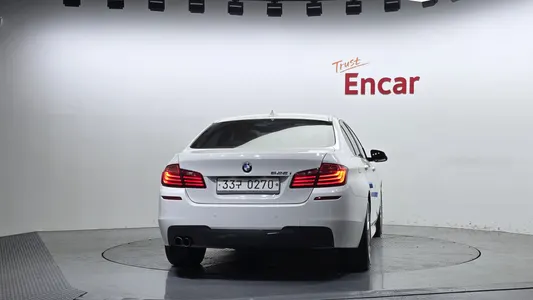 BMW 5 Series (F10) 528i M 2016 4