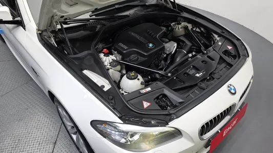 BMW 5 Series (F10) 528i M 2016 6