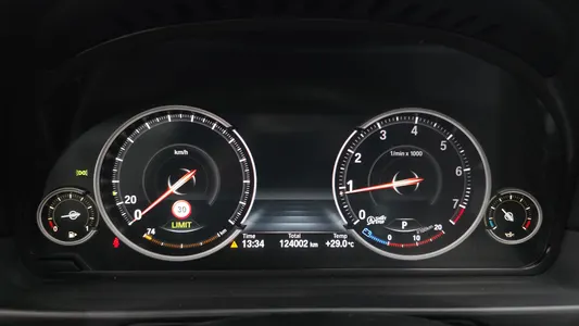 BMW 5 Series (F10) 528i M 2016 8