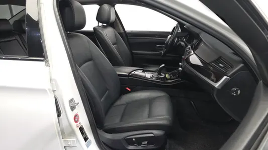 BMW 5 Series (F10) 528i M 2016 11
