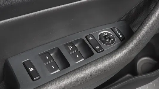 Hyundai LF 2.0 2016 27