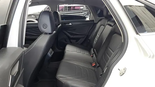 Volkswagen 7 1.5 TSI 2022 26