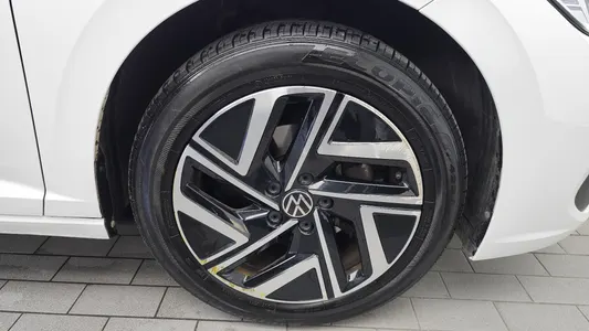 Volkswagen 7 1.5 TSI 2022 21