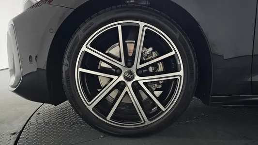 Audi A5 (B10) 40 TFSI S Line 2025 4