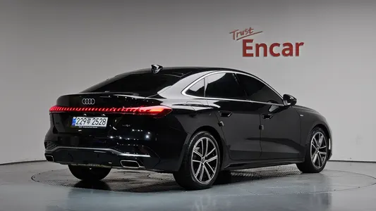 Audi A5 (B10) 40 TFSI S Line 2025