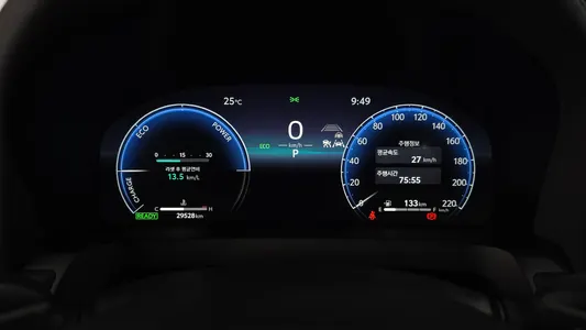 Toyota 4 2.5 HEV AWD 2024 8