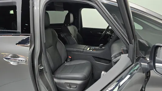 Toyota 4 2.5 HEV AWD 2024 27