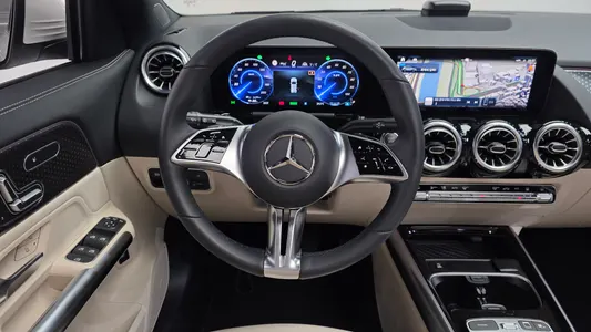 Mercedes-Benz EQA H243 EQA250 2025 13