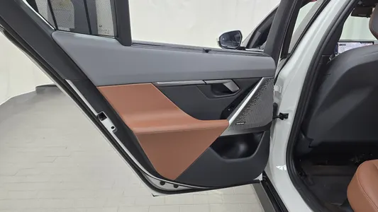BMW 5 Series (G60) 530i xDrive M 2025 25