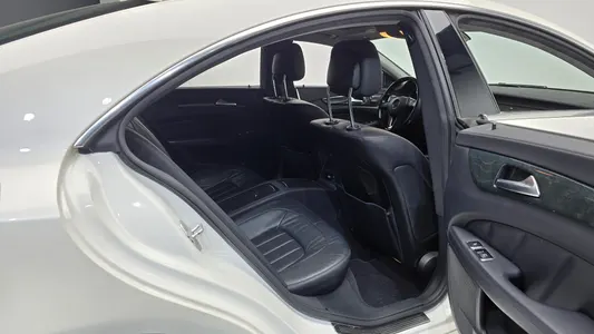 Mercedes-Benz CLS-Class W218 CLS350 2013 11