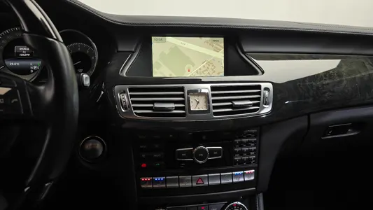 Mercedes-Benz CLS-Class W218 CLS350 2013 12