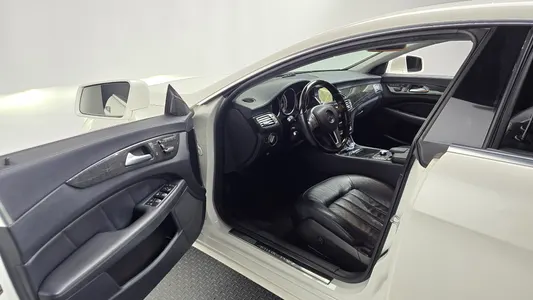 Mercedes-Benz CLS-Class W218 CLS350 2013 10