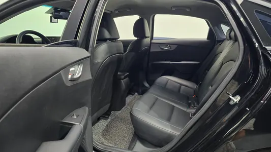 Kia K3 2 1.6 2022 12