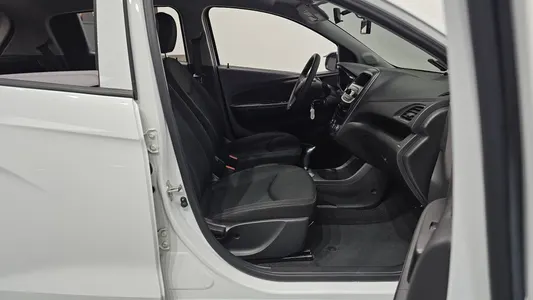 Chevrolet Spark LT 2021 26