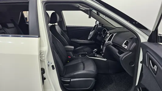 KG Mobility 티볼리 아머 TX 2WD 2019 11