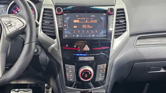 KG Mobility 티볼리 아머 TX 2WD 2019 14