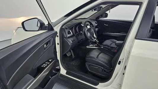 KG Mobility 티볼리 아머 TX 2WD 2019 10