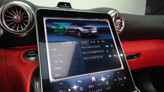Mercedes-Benz SL-Class R232 AMG SL43 2026 18