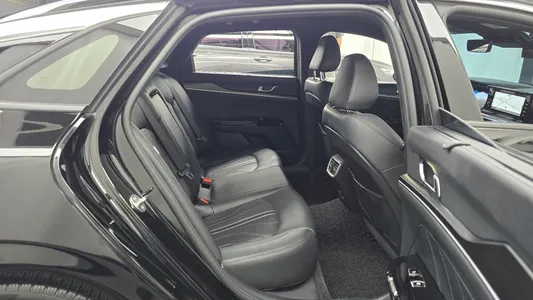 Kia K5 3 2.0 2023 11