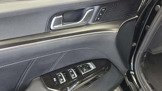 Kia K5 3 2.0 2023 20