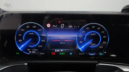 Mercedes-Benz EQB X243 EQB300 4MATIC AMG 2025 8