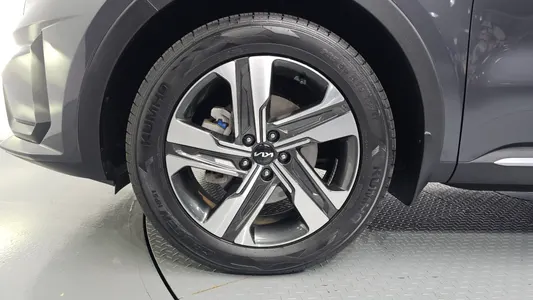 Kia 4 HEV 1.6 2WD 2022 5