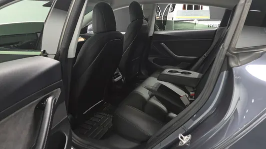 Tesla 3 RWD 2020 11
