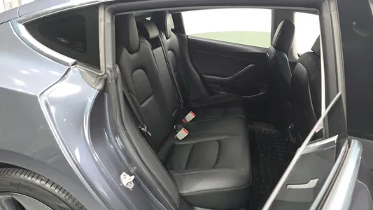 Tesla 3 RWD 2020 12
