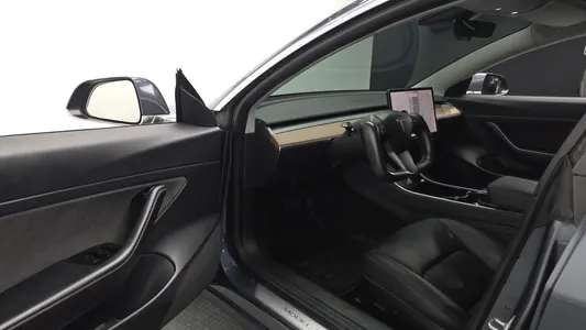 Tesla 3 RWD 2020 10
