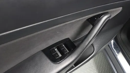 Tesla 3 RWD 2020 28