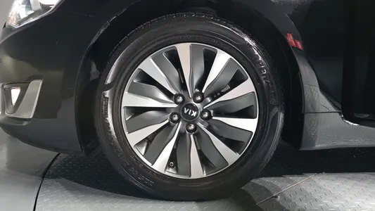 Kia K7 700h 2014 5