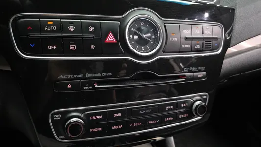 Kia K7 700h 2014 17