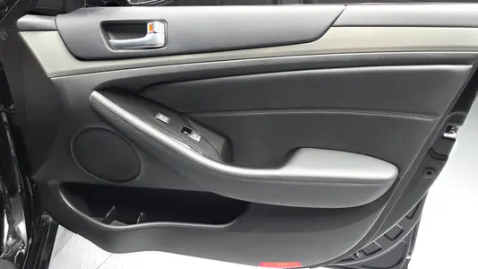 Kia K7 700h 2014 25