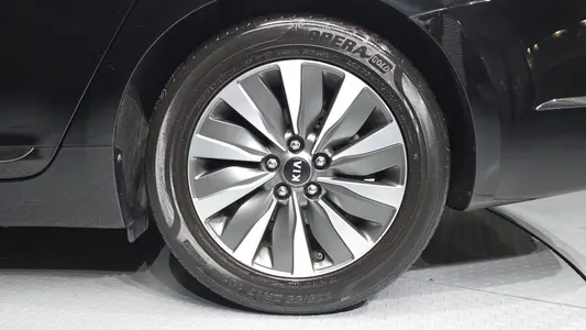Kia K7 700h 2014 22