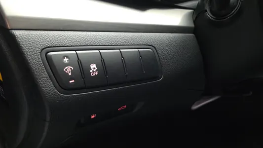 Kia K7 700h 2014 29