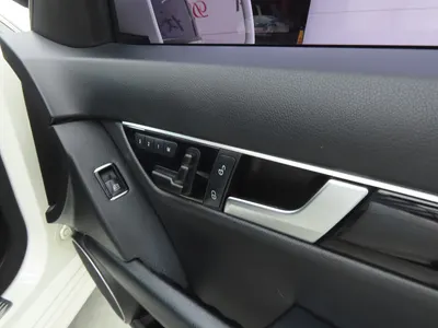 Mercedes-Benz C-Class W204 C200 CGI 2012 18