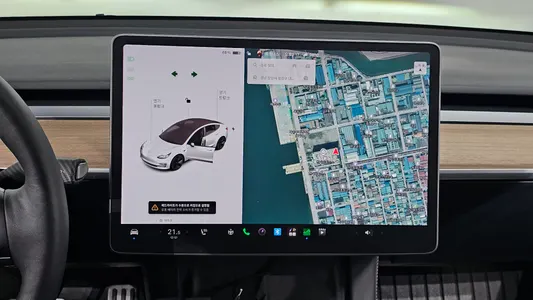 Tesla 3 AWD 2022 14
