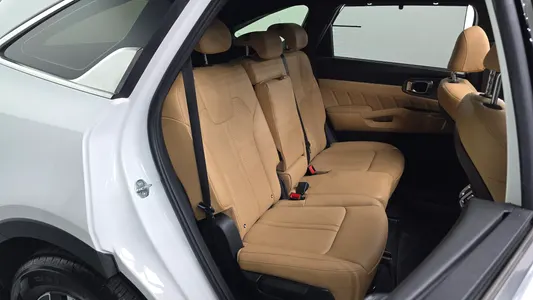 Kia 4 HEV 1.6 2WD 2023 26