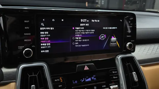 Kia 4 HEV 1.6 2WD 2023 32