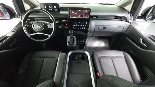 Hyundai Staria L3.5 5 2025 7