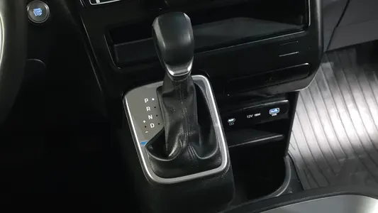 Hyundai Staria L3.5 5 2025 9