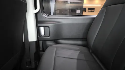 Hyundai Staria L3.5 5 2025 25