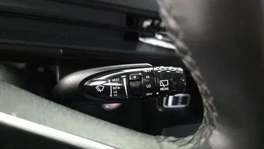 Hyundai Staria L3.5 5 2025 28