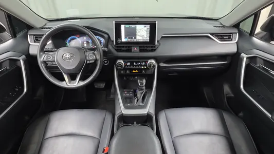 Toyota RAV4 5 2.5 2WD XLE 2023 7